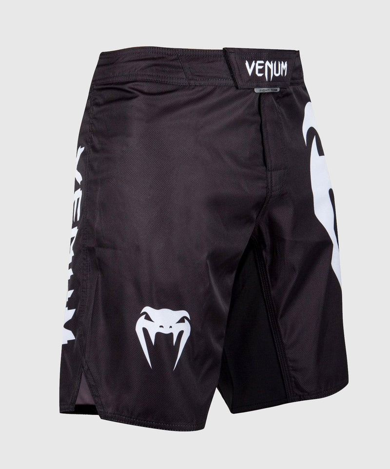Venum Light 3.0 ファイトショーツ - ブラック/ホワイト | BEEST