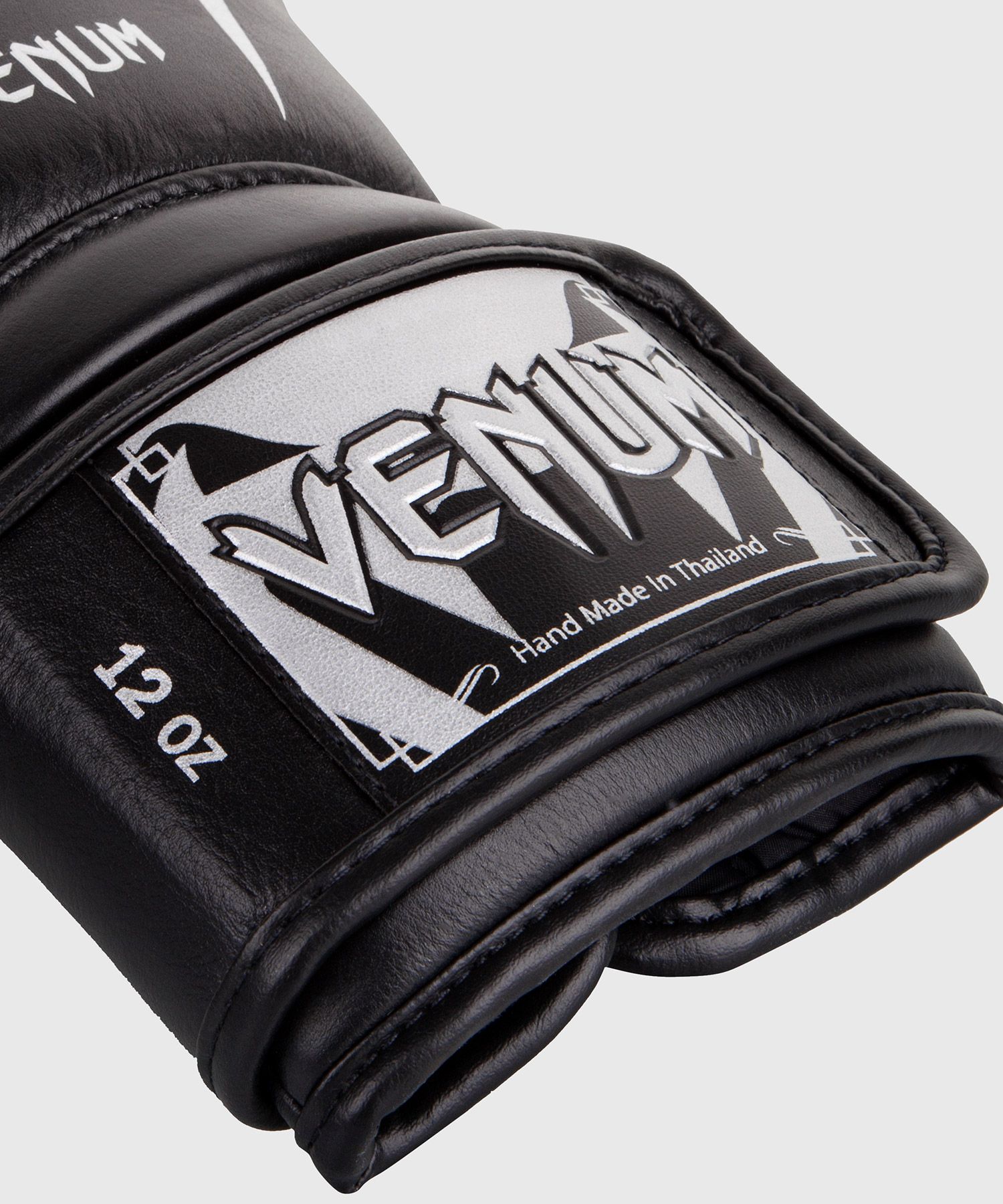 Venum Giant 3.0 ボクシング グローブ - ナッパ レザー - ブラック/シルバー