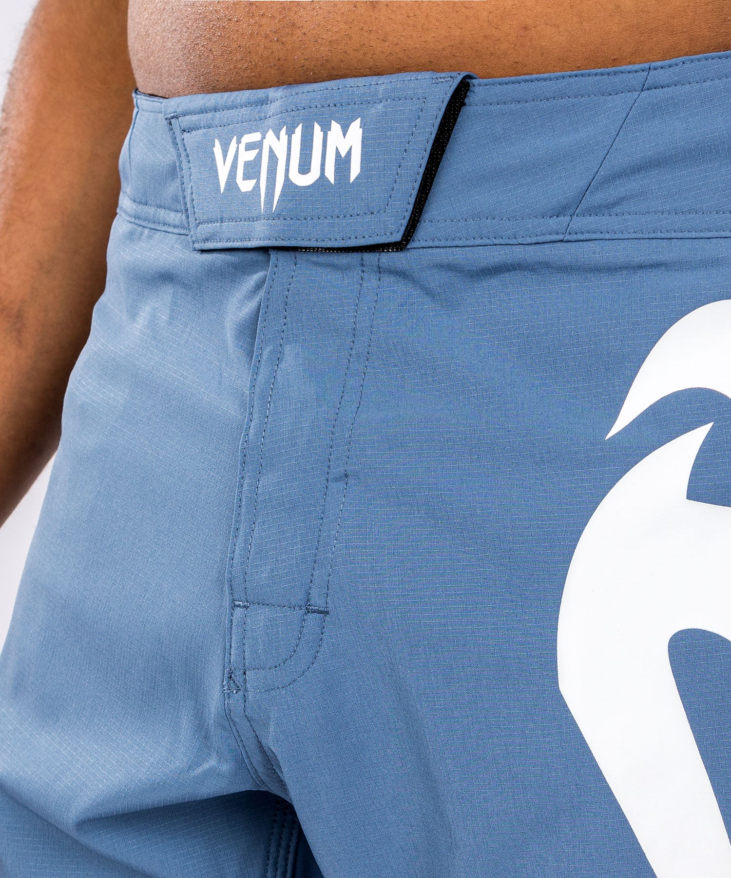 Venum Light 5.0 ファイトショーツ - ブルー/ホワイト