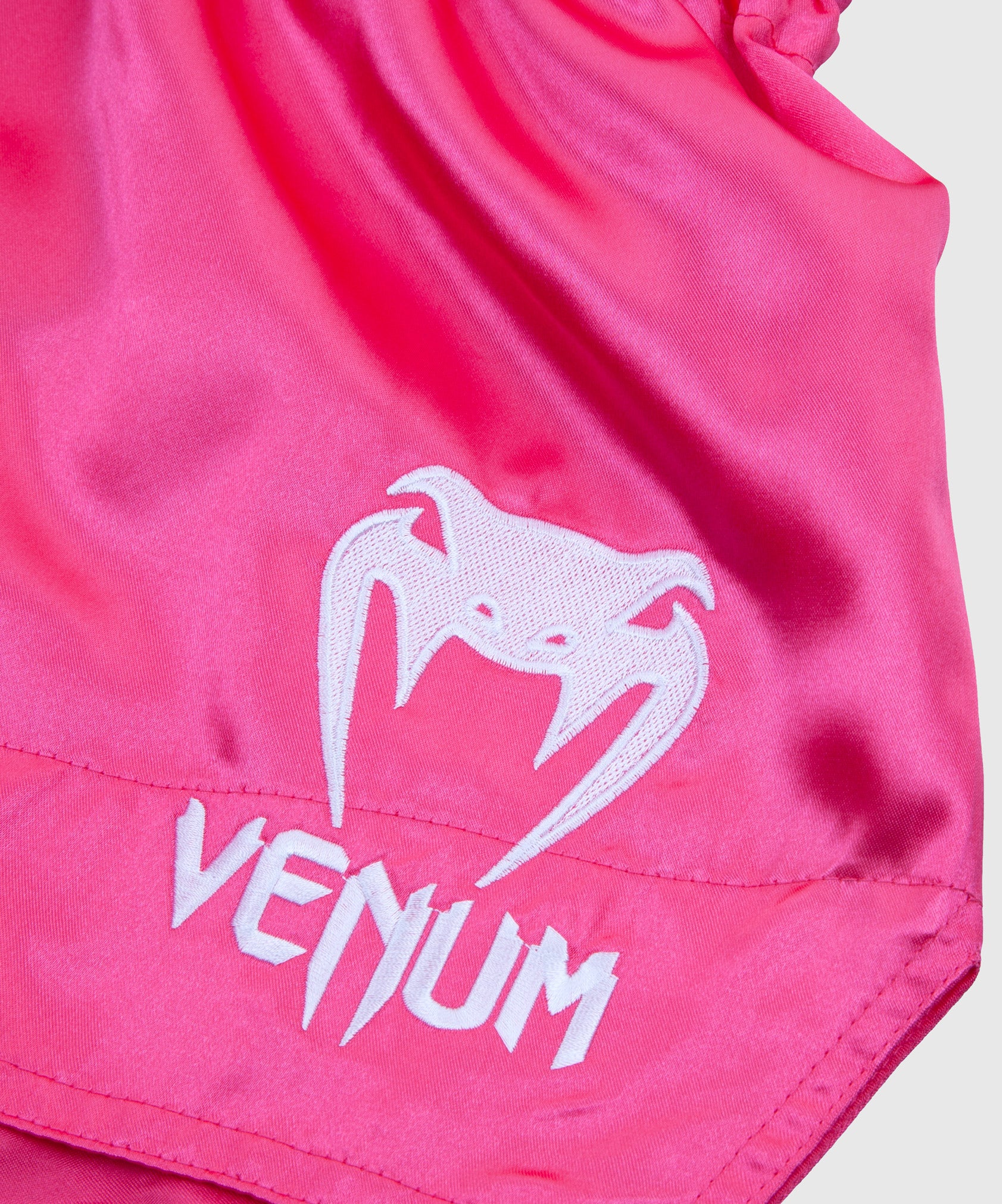 Venum Classic ムエタイショーツ - ピンク/ホワイト