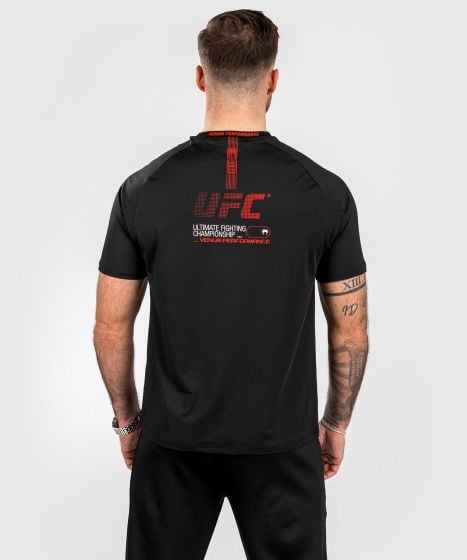 UFC Adrenaline by Venum Fight Week メンズ ドライテック Tシャツ - ブラック