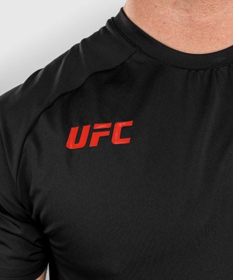 UFC Adrenaline by Venum Fight Week メンズ ドライテック Tシャツ - ブラック